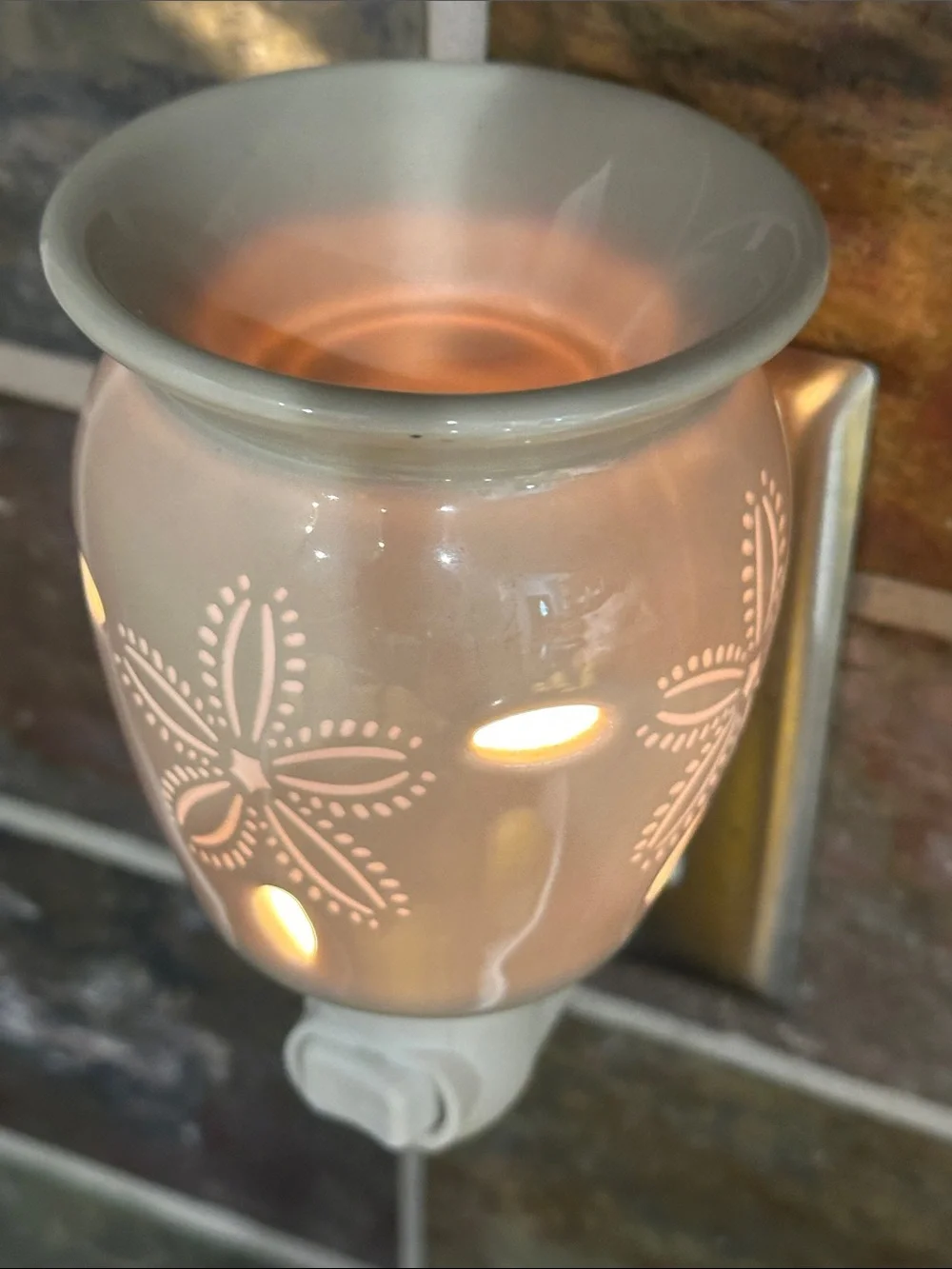 Scentsy SandDollar wall plug in scented wax warmer bundle candle flameless home